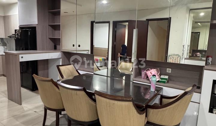 Disewakan townhouse Puri Mansion 2 lantai full furnish 5 kamar