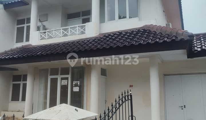 Rumah Cantik 2Lt Lingkungan Asri di Taman Himalaya Lippo Karawaci