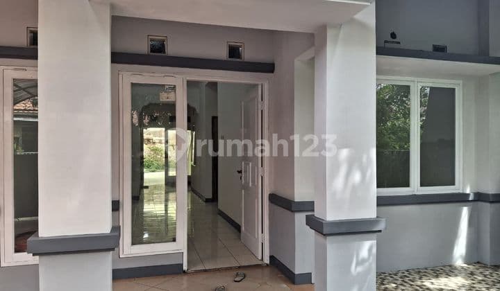 Rumah Luas 234M2 Bagus Siap Huni di Cluster Adenium Harapan Indah Bekasi - Akses Mudah