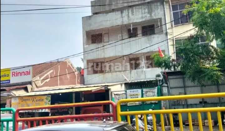 Ruko Strategis Palmerah - 3,5 Lantai, Parkir 6 Mobil, Area Ramai