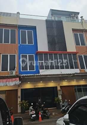 4-Story Shop House on Tebet Street, South Jakarta - Suitable for Office