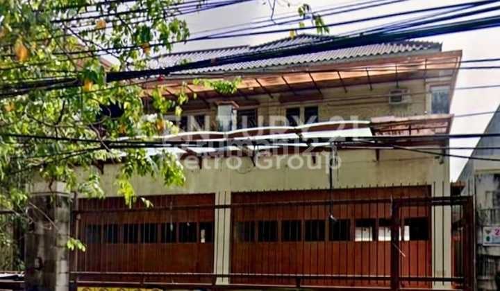 Bu! Rumah + Usaha Pinggir Jalan Raya Bekasi - LT 576M² Dekat Summarecon, Stasiun & Tol!