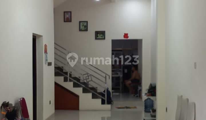 Dijual Cepat Rumah Premium di Kota Harapan Indah - Plafon Tinggi, Desain Modern