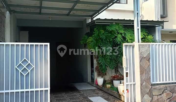 Rumah Rapi & Nyaman 2 Lantai di Cipedak, Jakarta Selatan - Dekat Mall & Tol