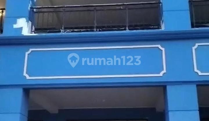 Premium 3-Storey Shophouse at Asia Boulevard City PIK - Main Road Frontage, Ample Parking!