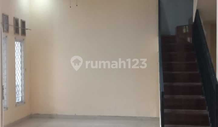 Rumah Nyaman 2 Lantai Bintara Bekasi Dekat Pasar Bintara