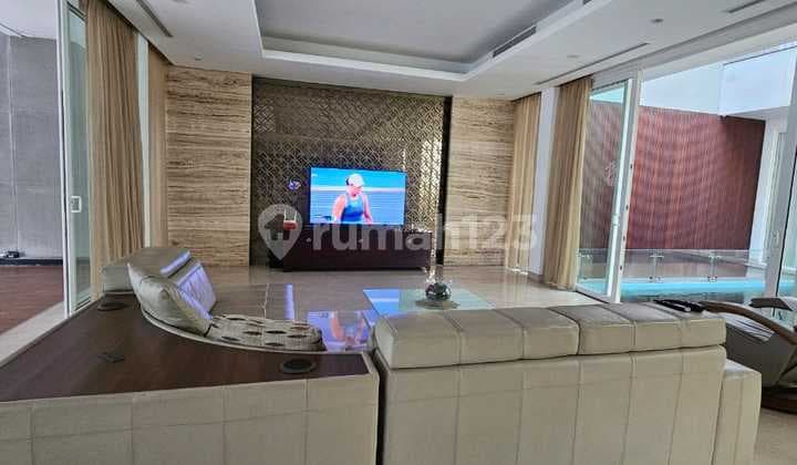 Dijual Rumah Cantik Full Furnished di Kelapa Gading