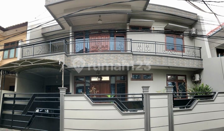 Rumah Besar Siap Huni di Pondok Gede - 4 KT, 5 KM, Bebas Banjir