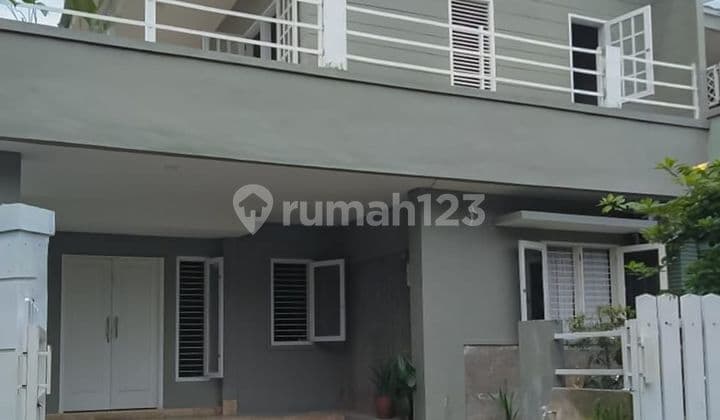 Dijual Rumah Cakep Farmhouse Style Baru Renovasi Di Griya Loka, Bsd City, Lokasi Dekat Ke Stasiun Rawabuntu