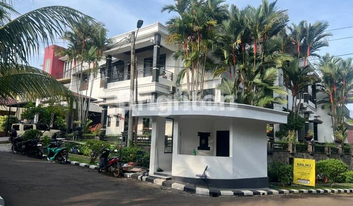 HUNIAN MEWAH DI PESONA KHAYANGAN