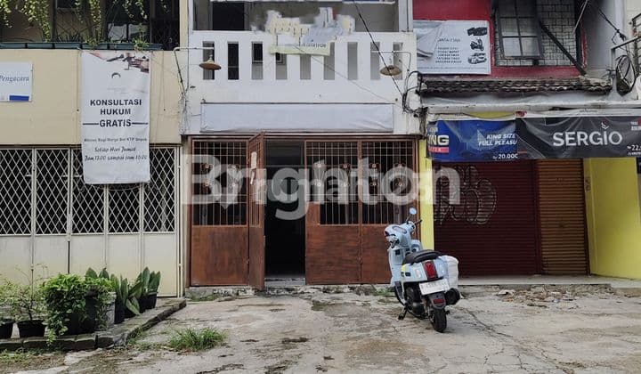 RUKO STRATEGIS SUKMAJAYA