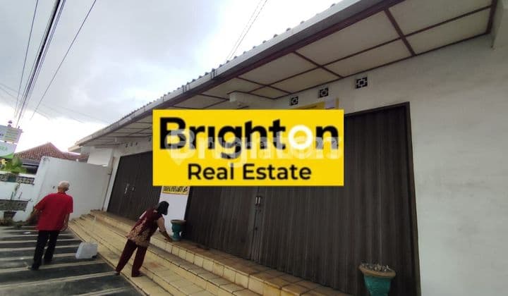 RUMAH VINTAGE DI JALAN GODEAN