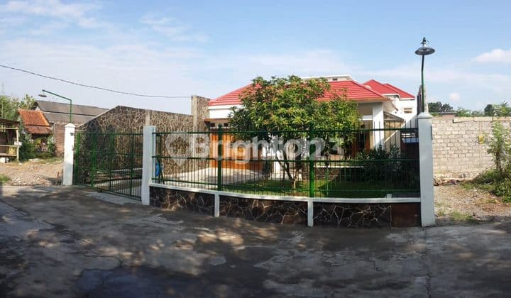 RUMAH MEWAH DEKAT KOTA