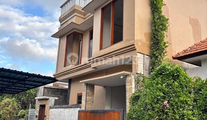 Dijual Villa 2 lantai Masih tarawat baik & siap huni Lokasi Jl nuasa utama benoa Kuta selatan badung bali