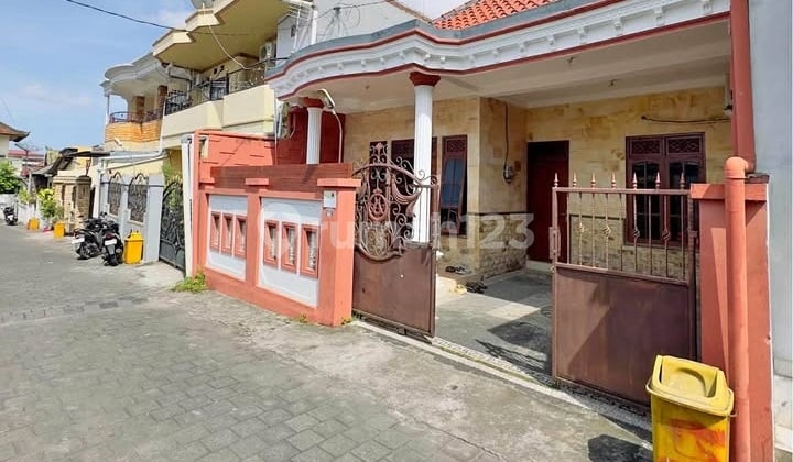 For Sale: 1-Story House, Well-Maintained and Ready to Occupy, Located on Jl Gunung Resimuka.