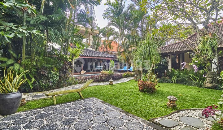 Dijual Villa Kaja Jl Seminyak Raya Badung