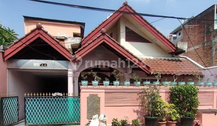Vintage House