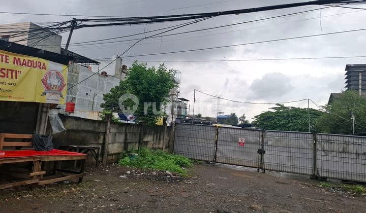 Tanah Komersial di Jalan Utama