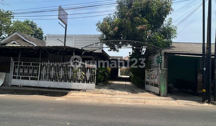 Ruang Usaha Resto Dan Kantor