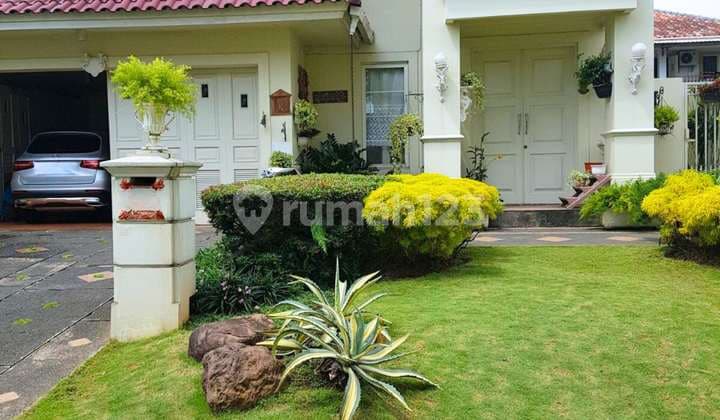 Rumah Mewah Cantik 4+1KT 313m2 Taman Beverly Golf Lippo Karawaci