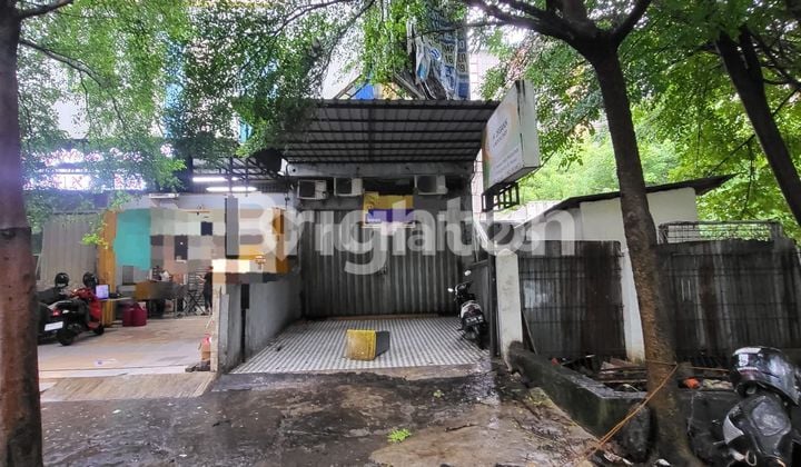 Ruko 3 Lantai di Pusat Bisnis