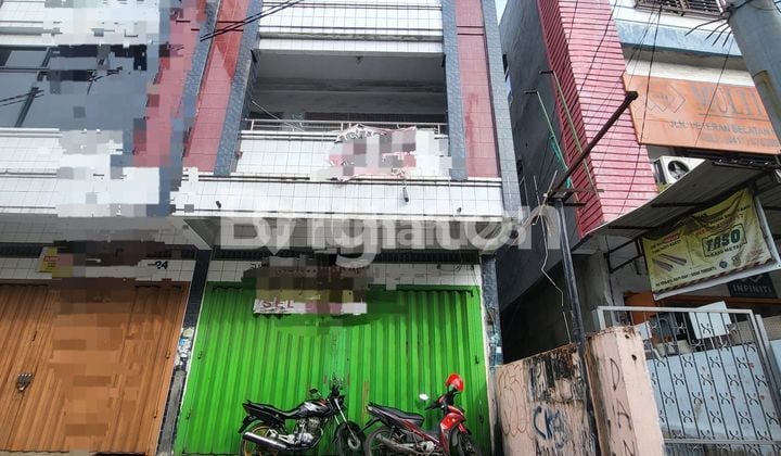Ruko 3 Lantai Di jalan Poros Kota