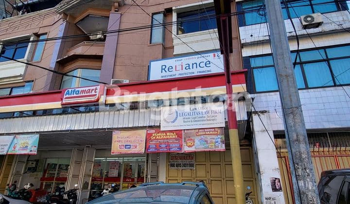 Ruko untuk kantor di tengah kota