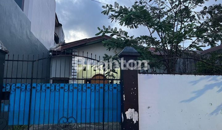 Rumah Nyaman Di Tengah Kota