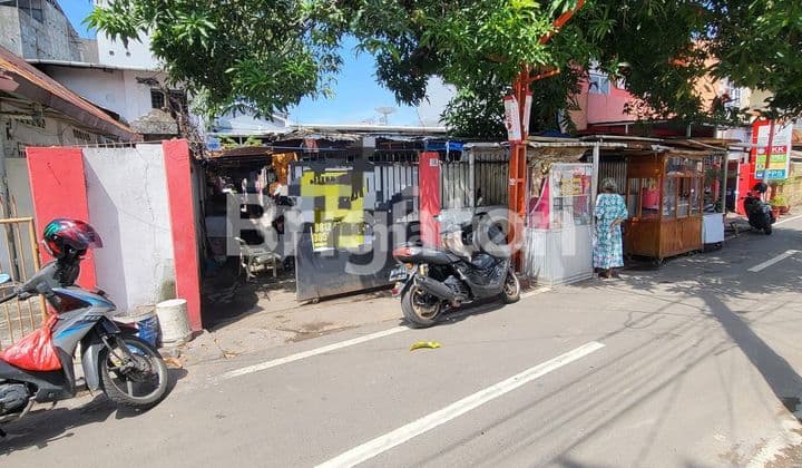 Old House In The City