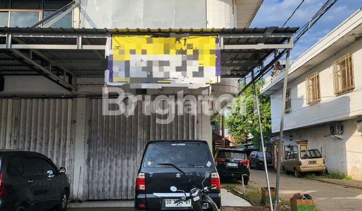 RUKO SUDUT 2 LANTAI DI POROS JALAN