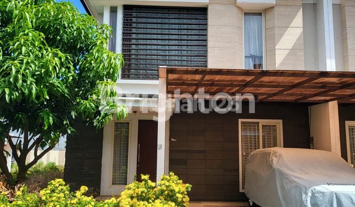 Rumah Sudut di Tengah Kota Full Furnish
