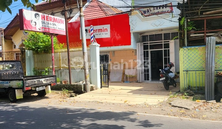 Rumah Multiguna di Alimalaka