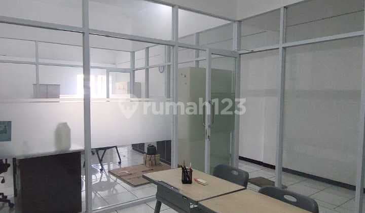 Ruko 1 Lantai Siap Pakai Parkir Luas di Jalan Utama Dr.cipto Cocok untuk Kantor
