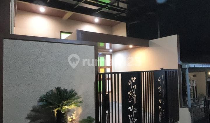 Rumah Bagus Semi Furnished di Rogojembangan Kedungmundu Hadap Utara