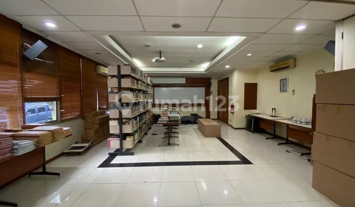 3-Story Office Building / Office Space Price Below NJOP Strategic Location in Kalibata