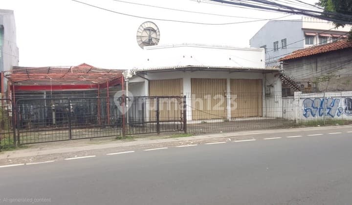 Bangunan Komersial Luas Tanah 790 M2, Lokasi Ramai Usaha, di Jalan Raya Bogor, Kramat Jati - Dibawah NJOP