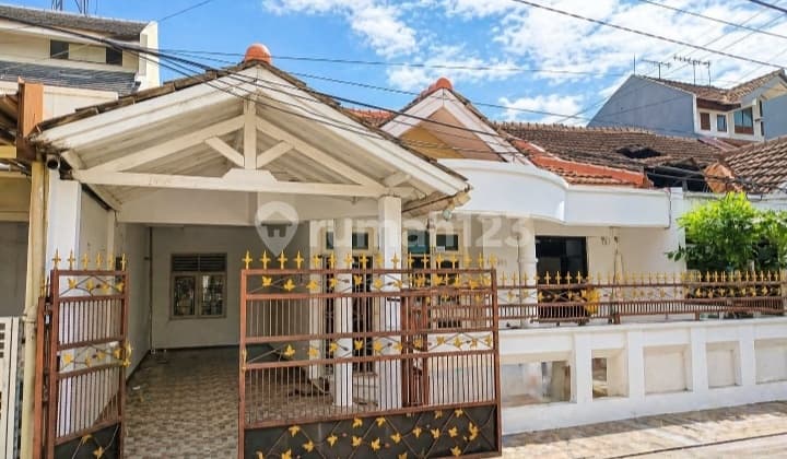 For Sale: House in Grand Galaxy