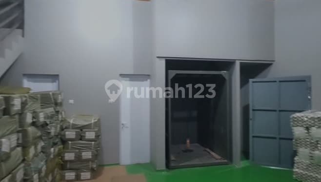 3-Story Warehouse for Rent in Bulak Simpul, Kalideres