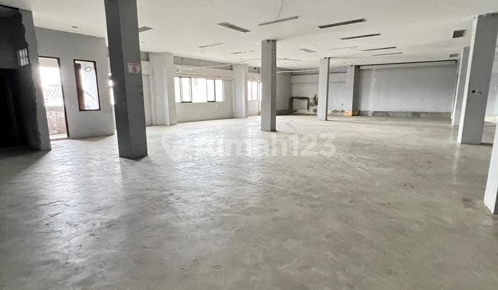 For Rent Commercial Warehouse in Pasar Minggu Raya, Goods Lift Available