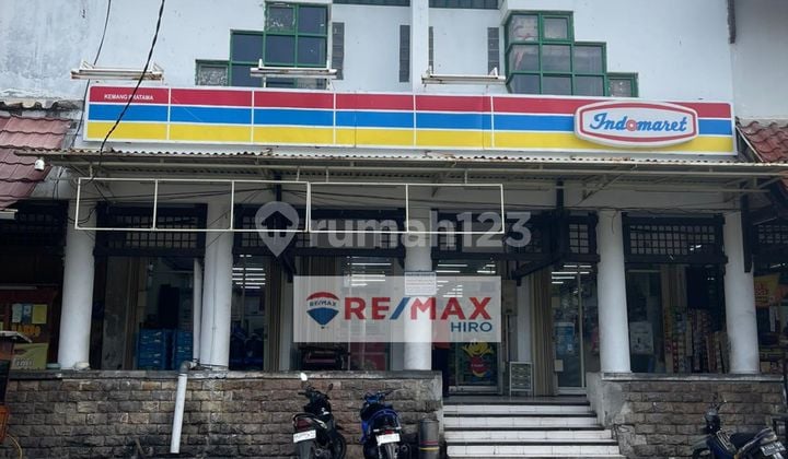 Dijual Ruko Gandeng di Bawah Harga Appraisal di Jalan Utama Kemang Pratama Bekasi