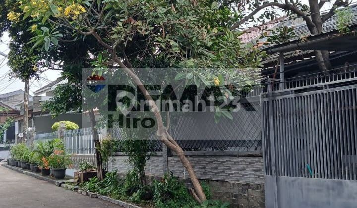 Dijual Rumah Hook Siap Huni 2 Lantai Halaman Luas Di Galaxy