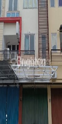 Ruko 2,5 LT Bagus Terawat Siap Pakai, bisa Utk Usaha/ Tempat Tinggal Sekaligus Kantor , Kost2 An , Palm Crown Taman Surya 5 Jakbar
