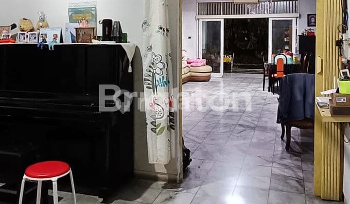 Rumah terawat, luas, strategis dekat taman ratu, Greenville bebas banjir