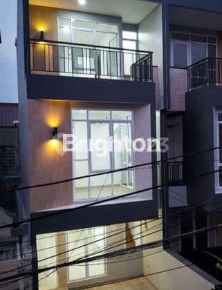 RUMAH CANTIK 3 LT BEBAS BANJIR DURI KEPA, JARANG ADA