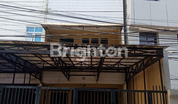 3.5-STORY SHOPHOUSE IN PETOJO/CIDENG NEAR TOMANG WEST JAKARTA