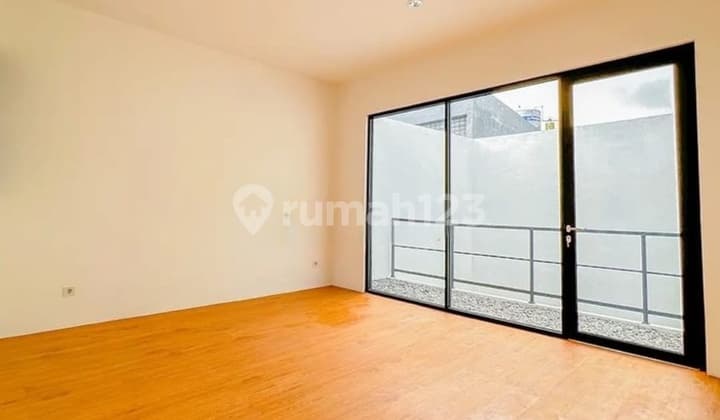 Brand New Scandinavian House 2.5 Lt Ready to Use Flood Free