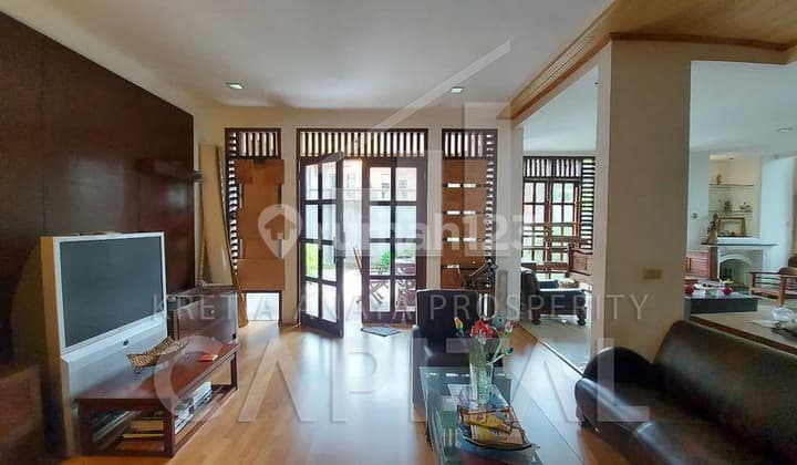 RUMAH ASRI DAN NYAMAN DI SETIABUDI REGENCY