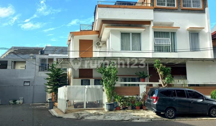 Rumah Hook Bagus Sekali Dijual di Citra 2 Ext