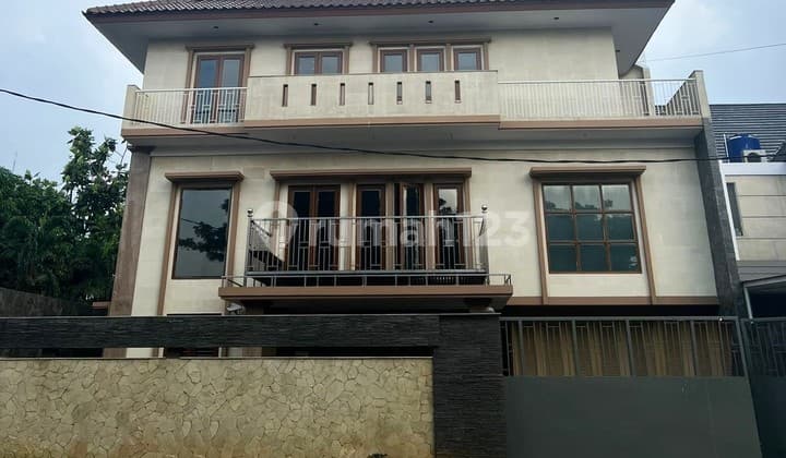 Rumah Mewah Nego sampai jadi Dijual di Tmn Villa Meruya (Erd)