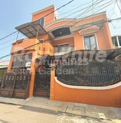 House & Boarding House Nice and Neat Immediately for Sale in Cengkareng (Erw